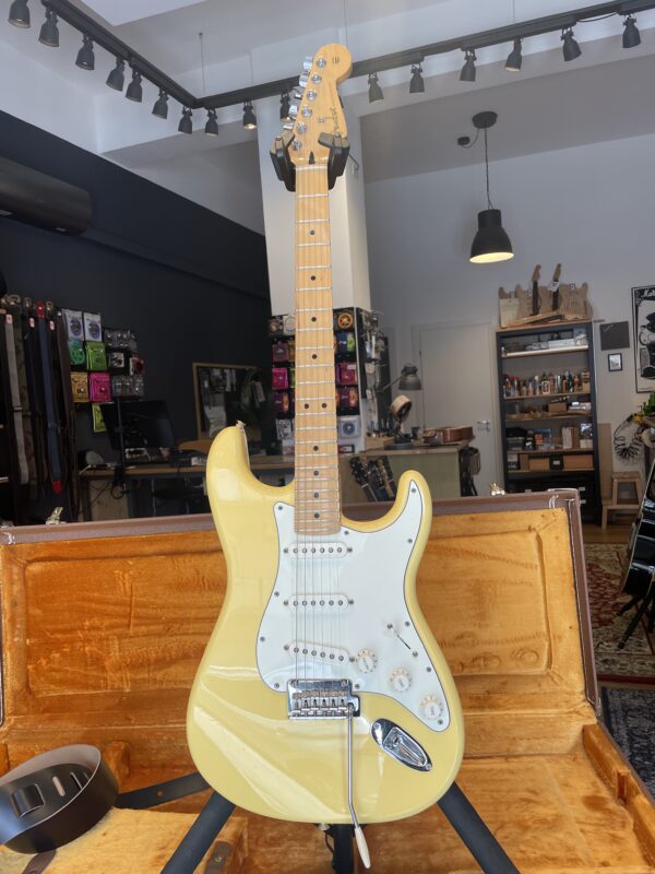 Fender Stratocaster Player Butter Cream (06/2018 Mex) Spedizione inclusa